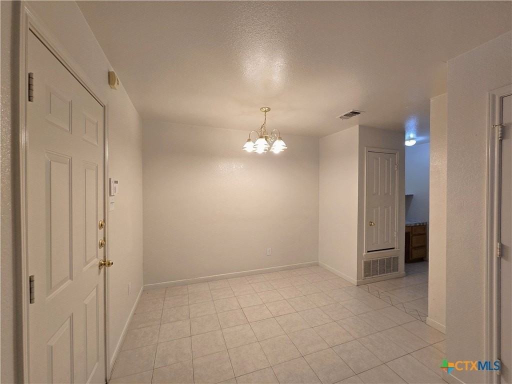 1411 Nicholas Cir #B - Photo 5 of 23