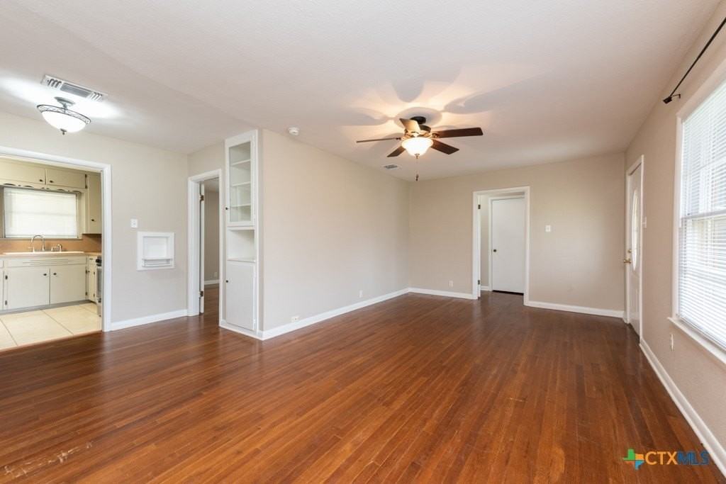 126 Bellaire St - Photo 3 of 23