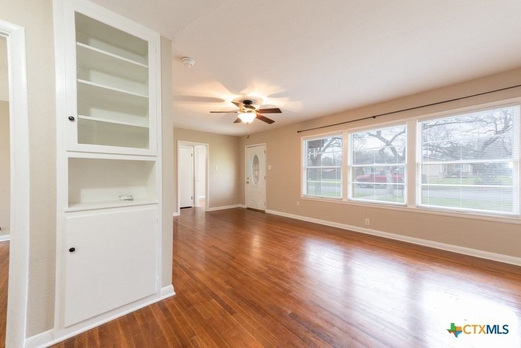 126 Bellaire St - Photo 4 of 23