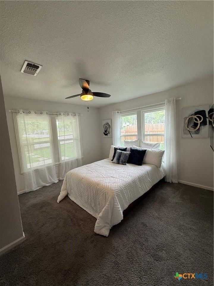 1428 Lee St - Photo 7 of 18