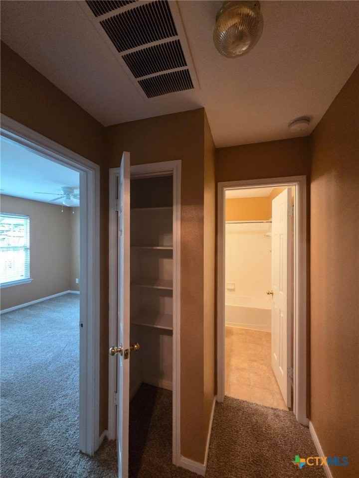 1120 Ascot St - Photo 4 of 13