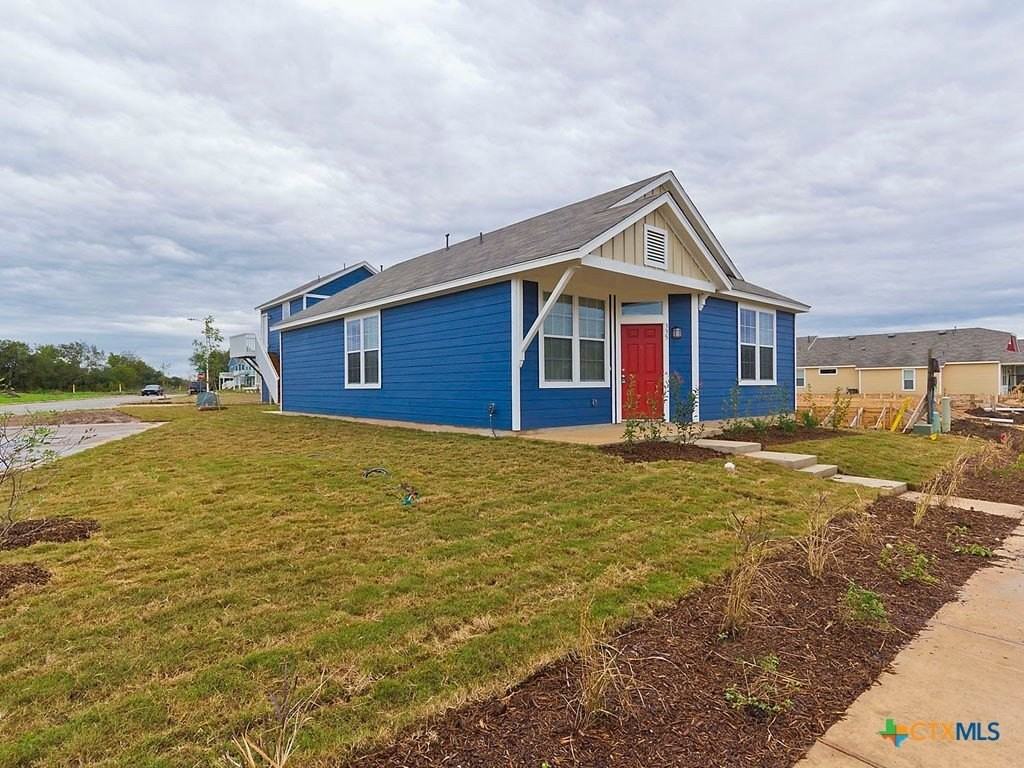 335 Rachel St #MAIN - Photo 4 of 25