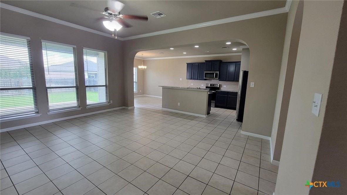 822 Wyndcrest Dr - Photo 3 of 12