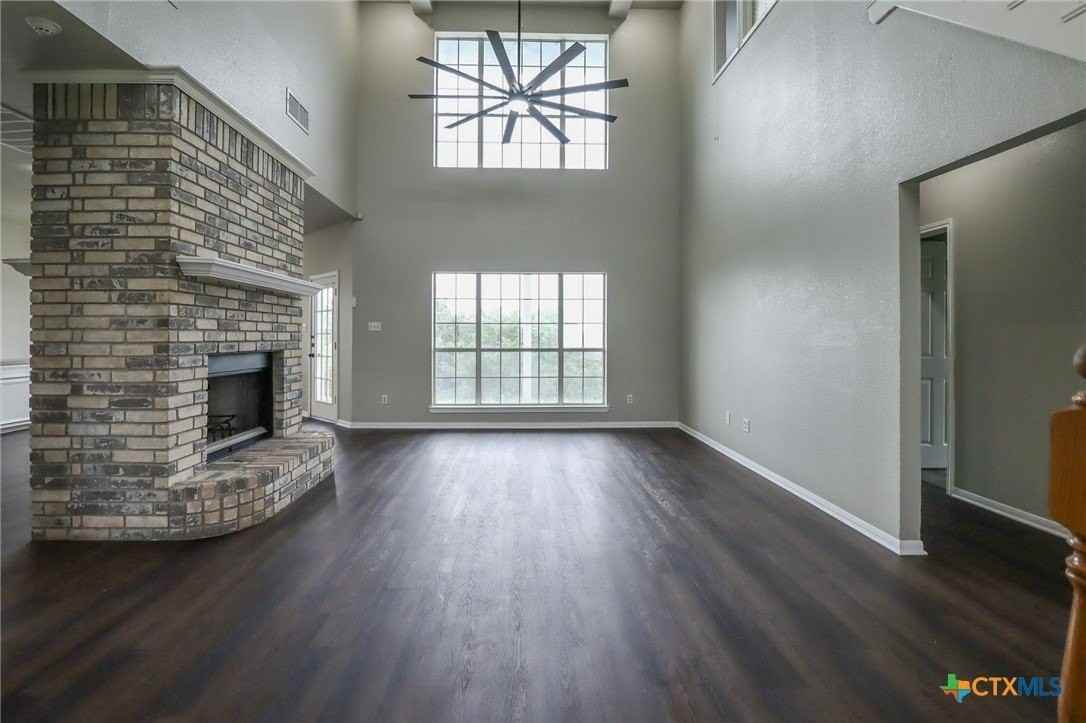 1810 Mesa Oaks Cir - Photo 5 of 38