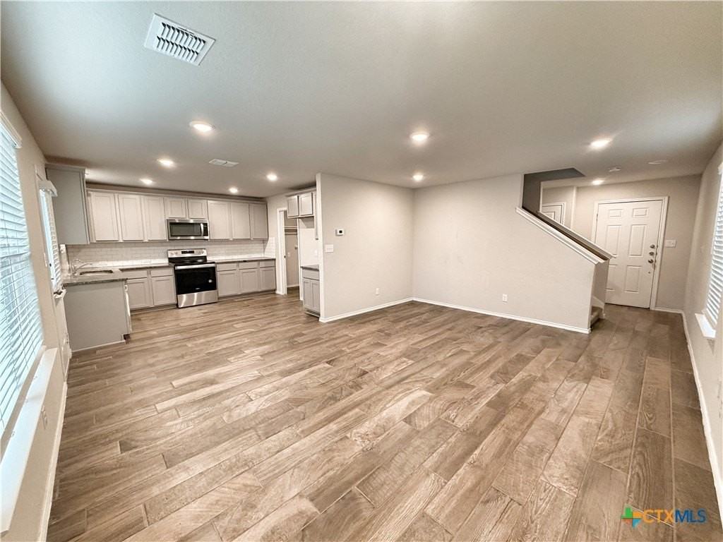 2432 Ayers Dr - Photo 4 of 27