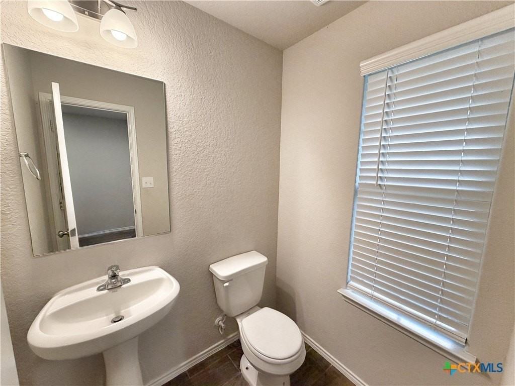 2432 Ayers Dr - Photo 3 of 30