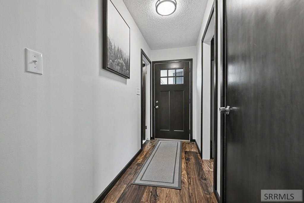 373 Dale Dr - Photo 2 of 35