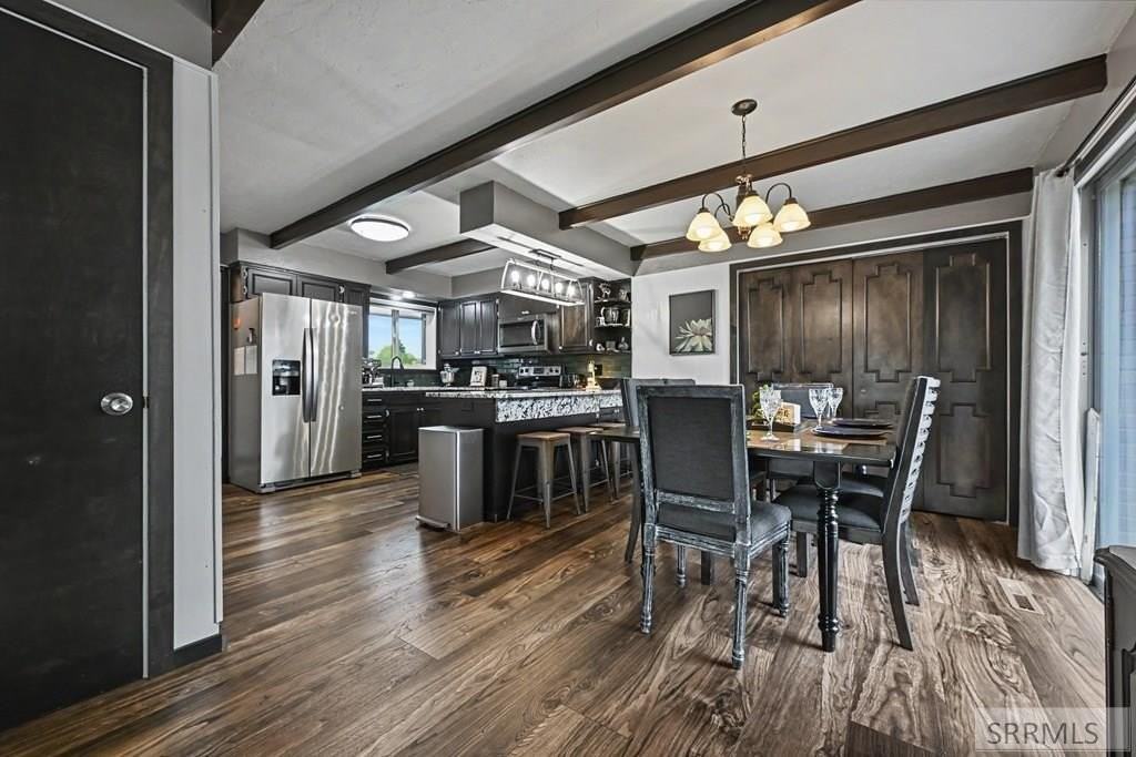 373 Dale Dr - Photo 3 of 35