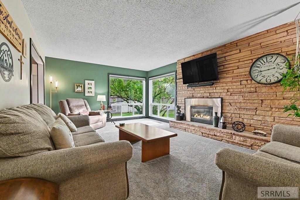 373 Dale Dr - Photo 7 of 35