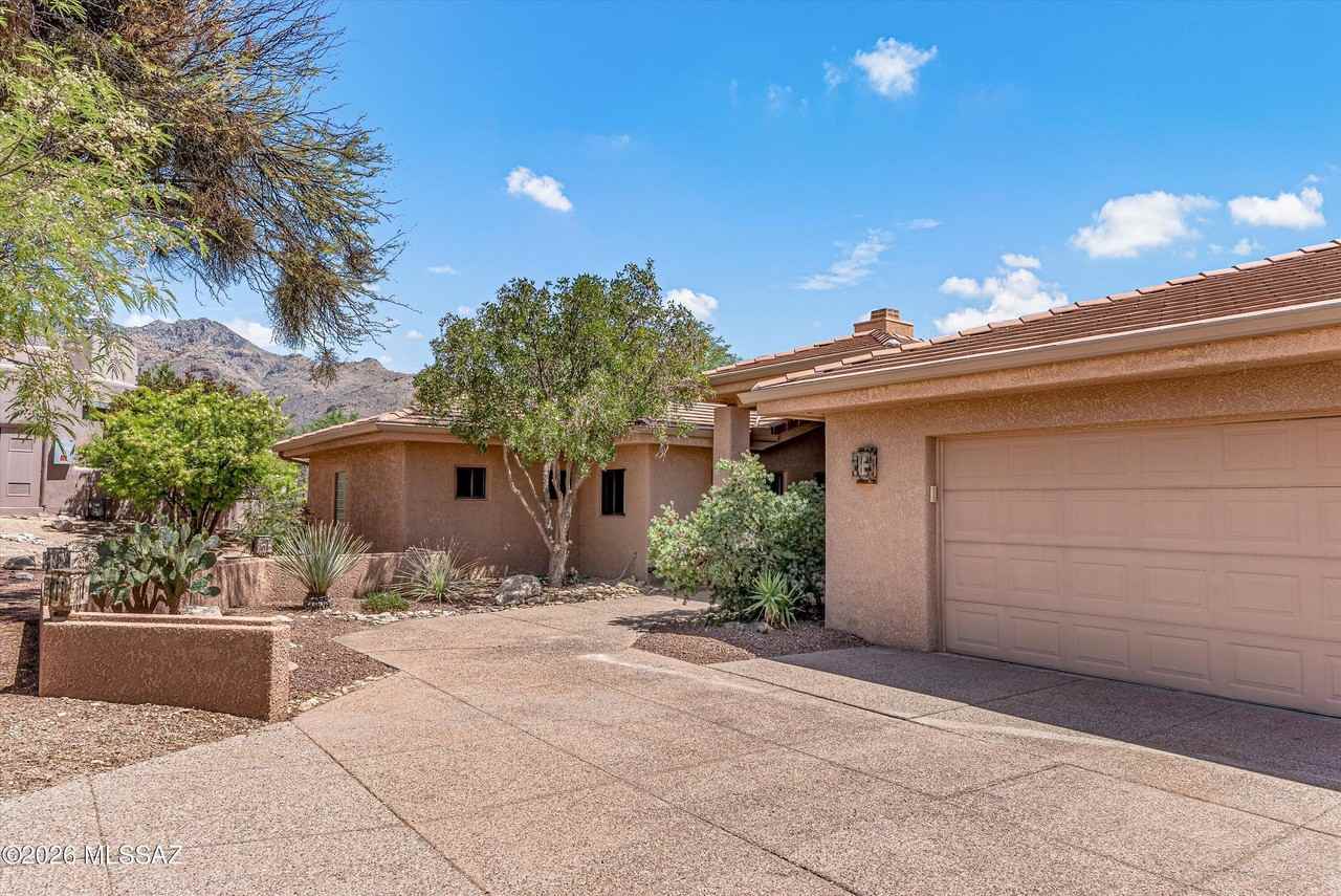 5700 N Barrasca Ave - Photo 4 of 49