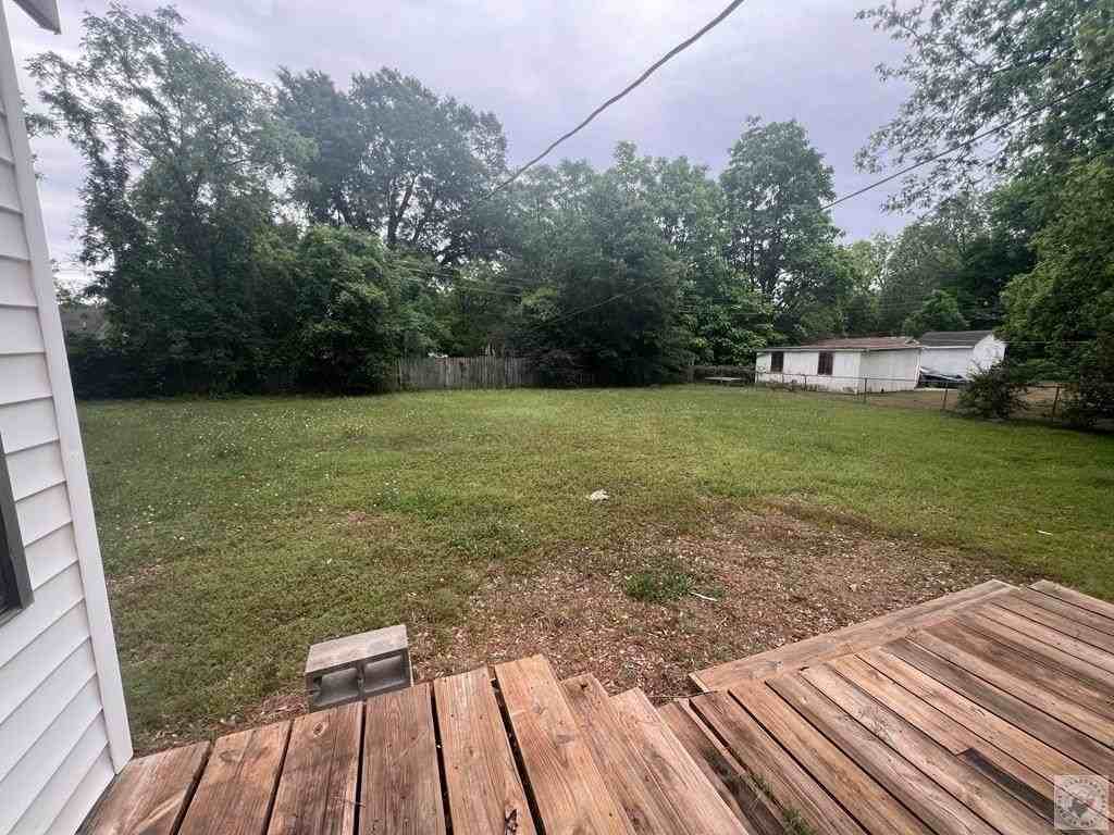 3220 Beech St - Photo 4 of 8