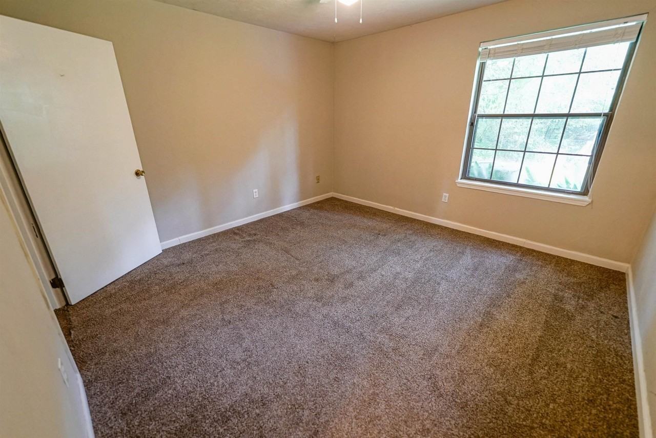 2230 Mandrell Ct - Photo 6 of 15