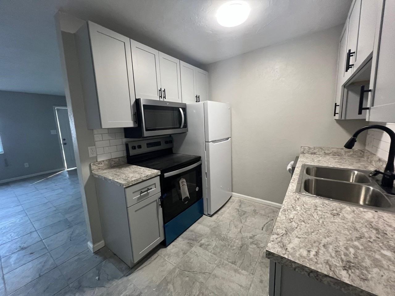 2500 Mar Ct - Photo 2 of 20