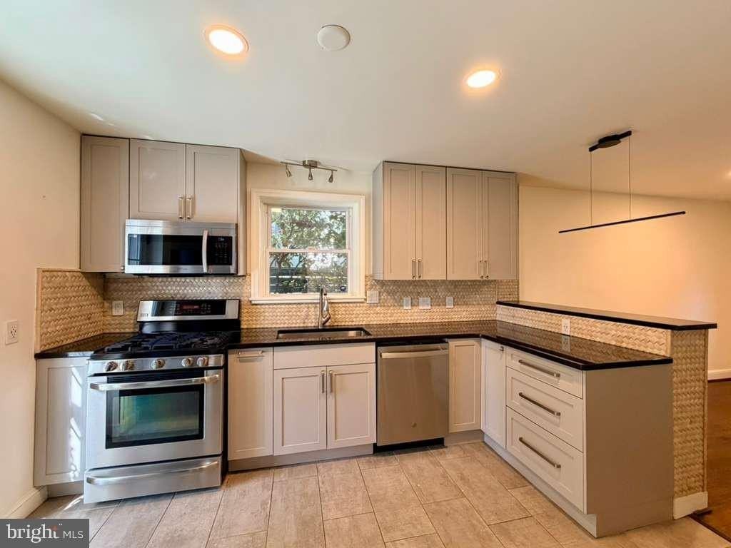 5015 Fulton St Nw - Photo 2 of 25