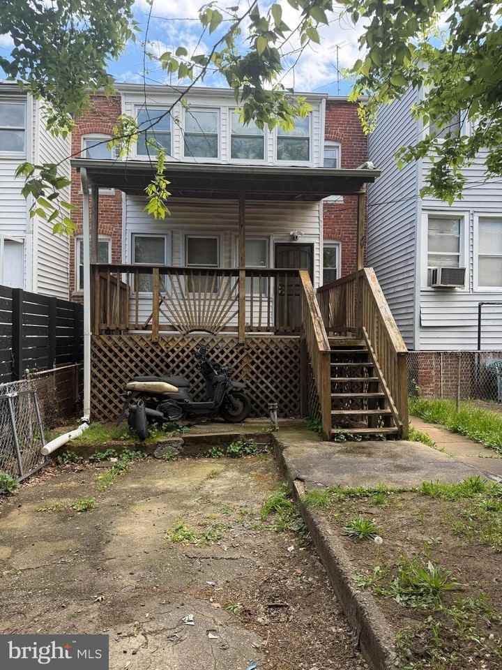 1919 16th St Se - Photo 3 of 12