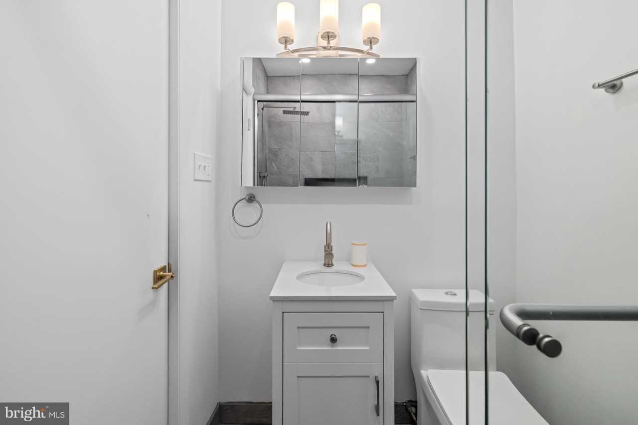 2834 R St Se #6 - Photo 7 of 20