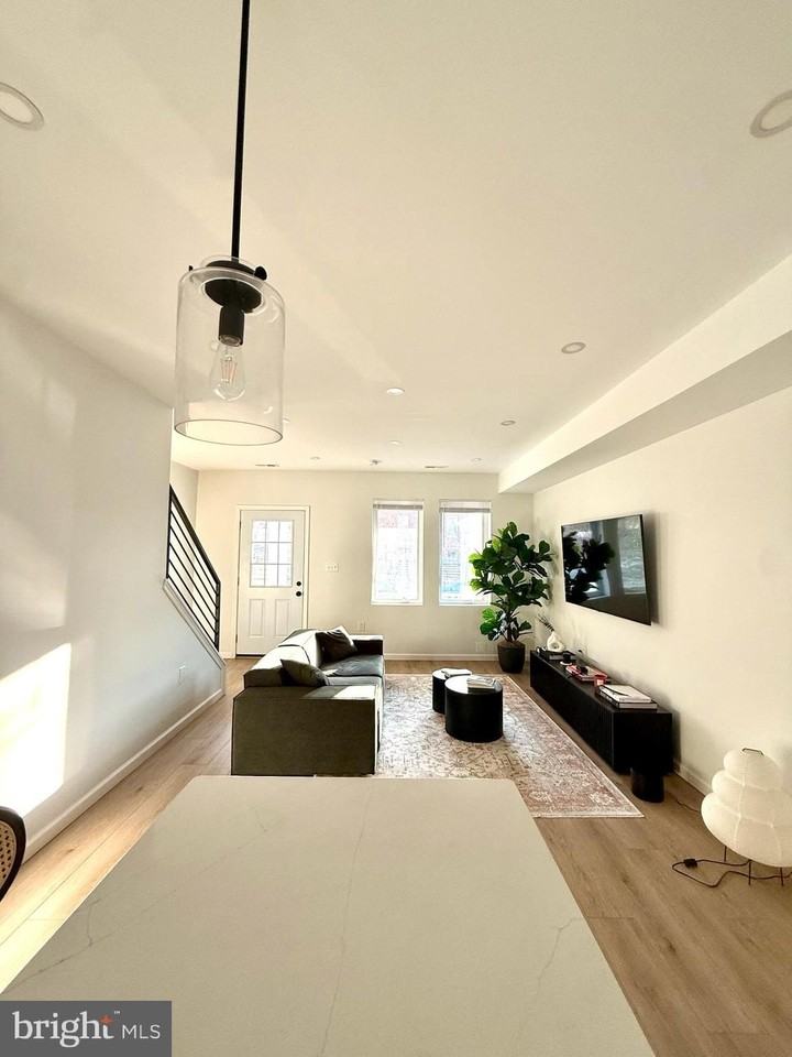 5326 9th St Nw - Photo 5 of 37