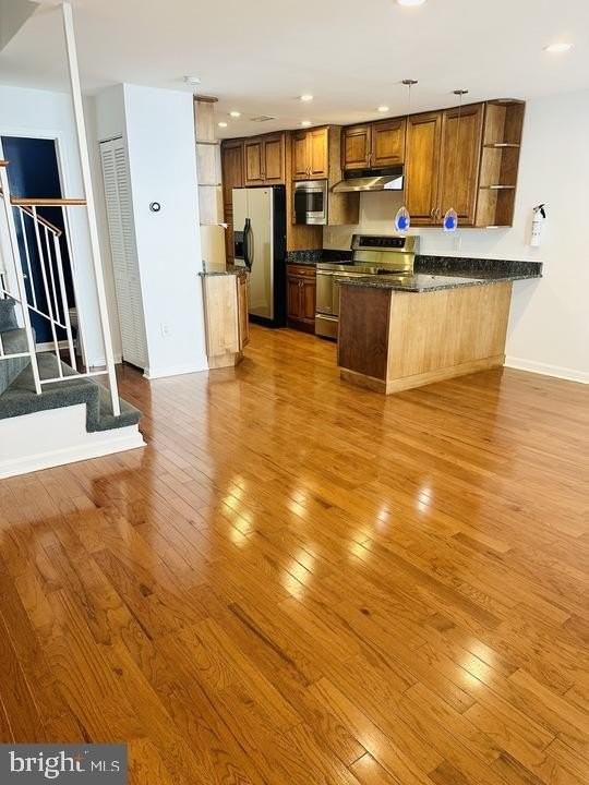 1117 Harvard St Nw #R - Photo 4 of 39