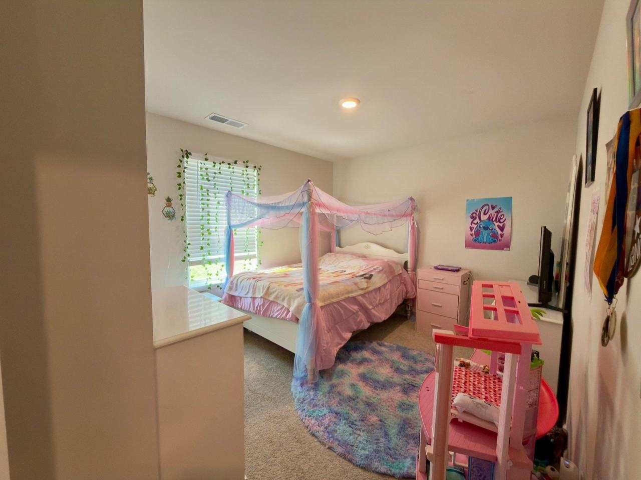 61 New England Dr - Photo 4 of 20