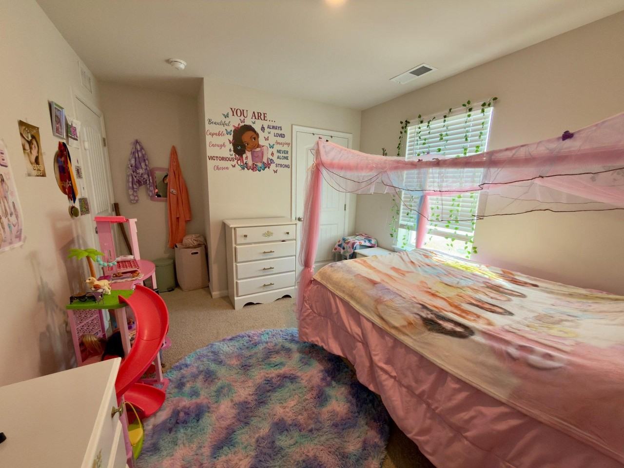 61 New England Dr - Photo 5 of 20