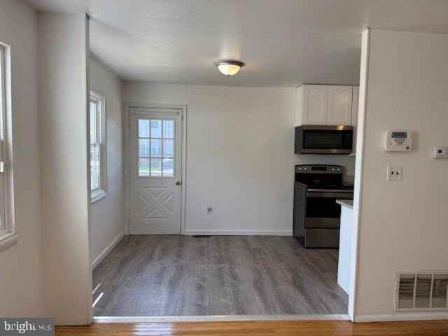 28 Keith St - Photo 3 of 20