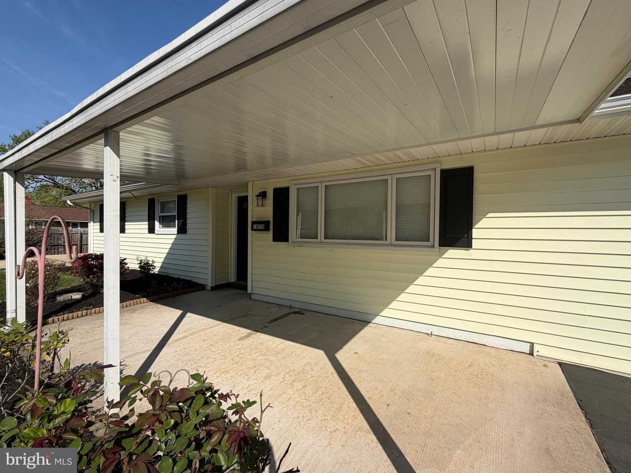 1020 S Gerald Dr - Photo 3 of 19