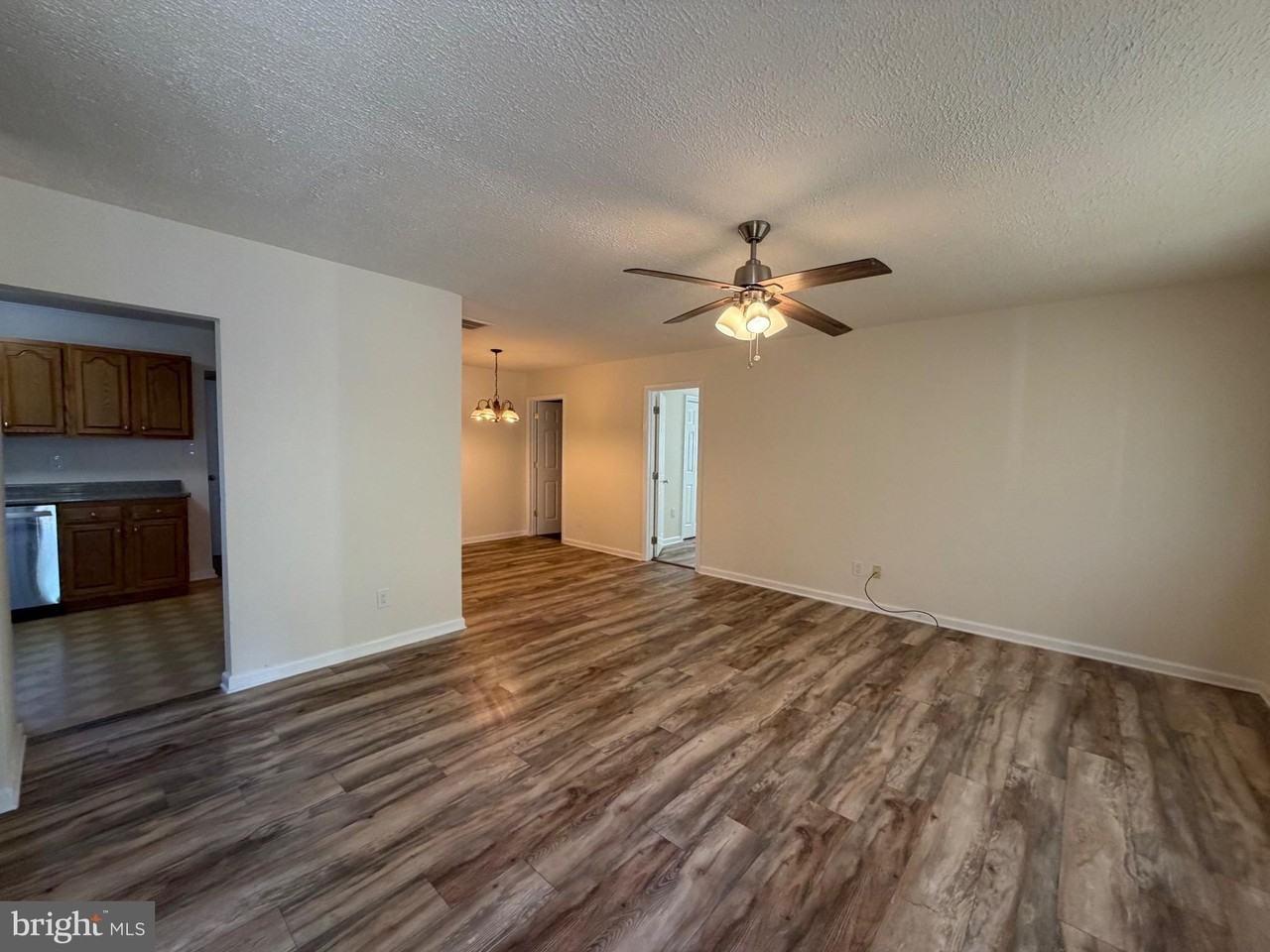 1020 S Gerald Dr - Photo 4 of 19