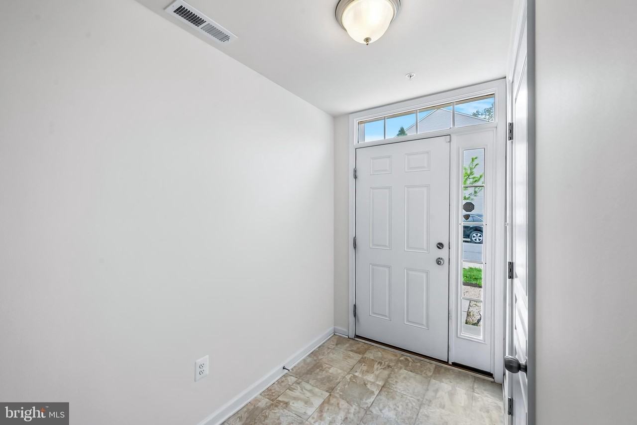 644 Shore Forest Dr - Photo 3 of 30