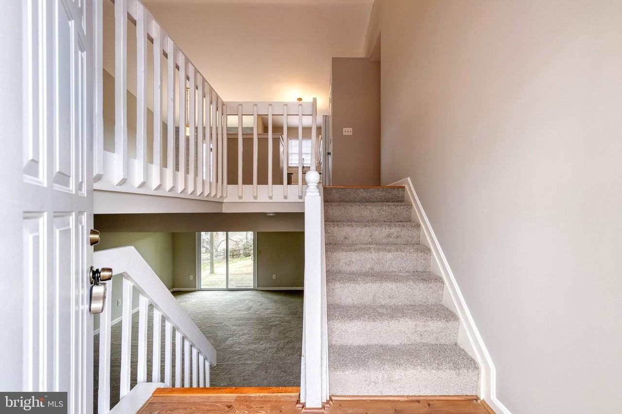 1193 Bayview Vis - Photo 2 of 34