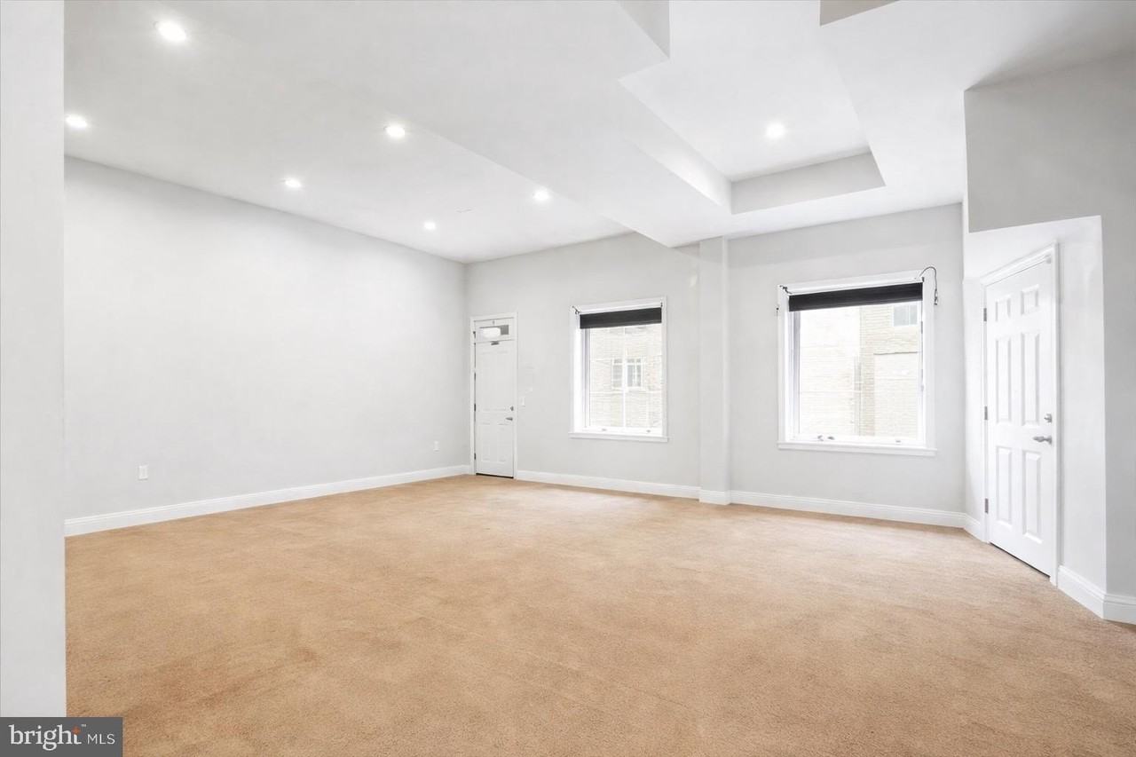 3701 E Lombard St - Photo 4 of 16