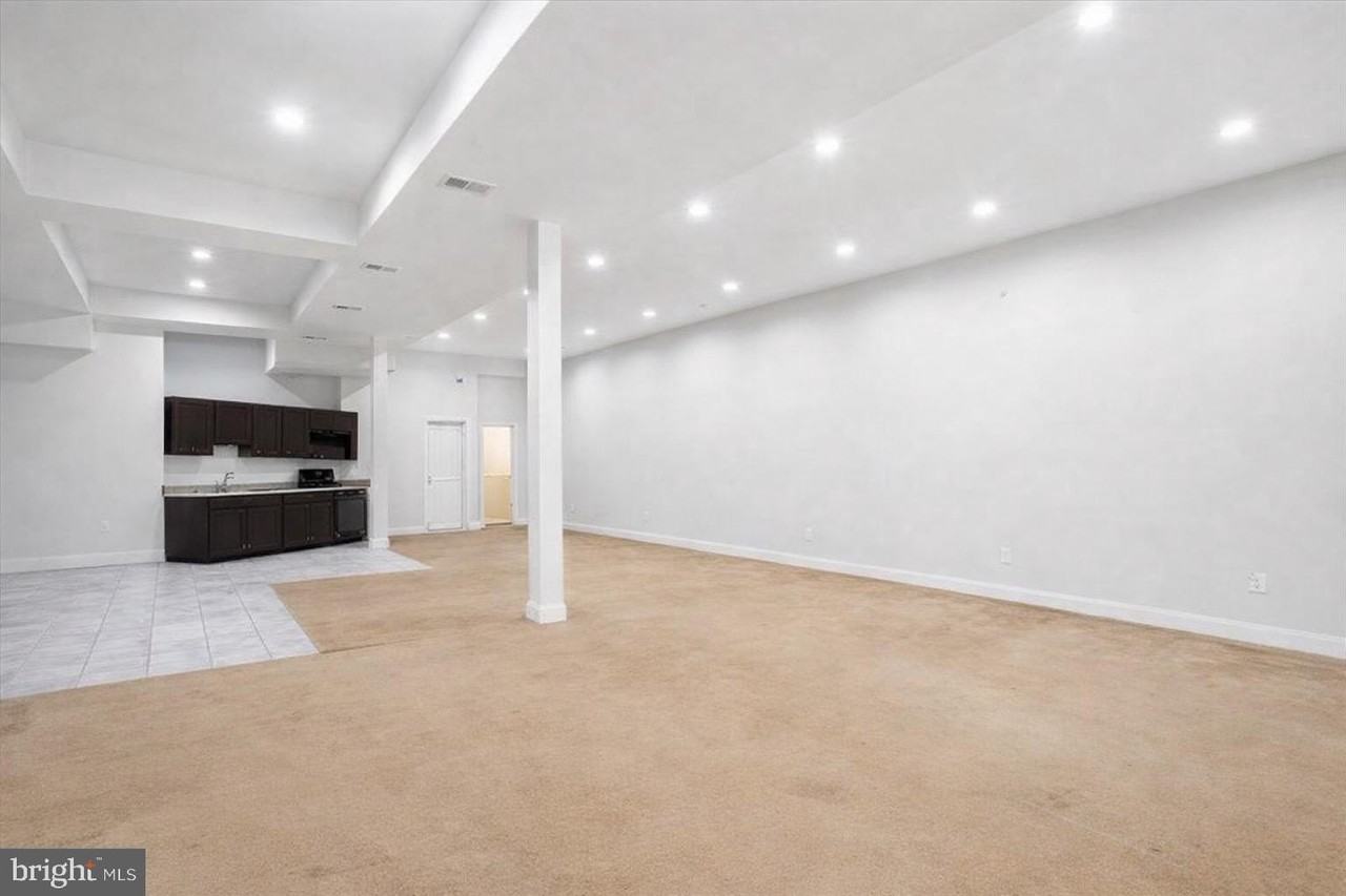 3701 E Lombard St - Photo 5 of 16