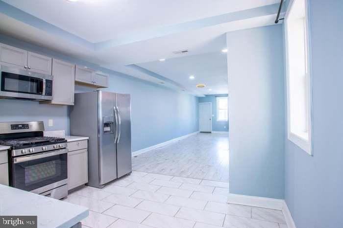 4013 Edmondson Ave - Photo 4 of 31