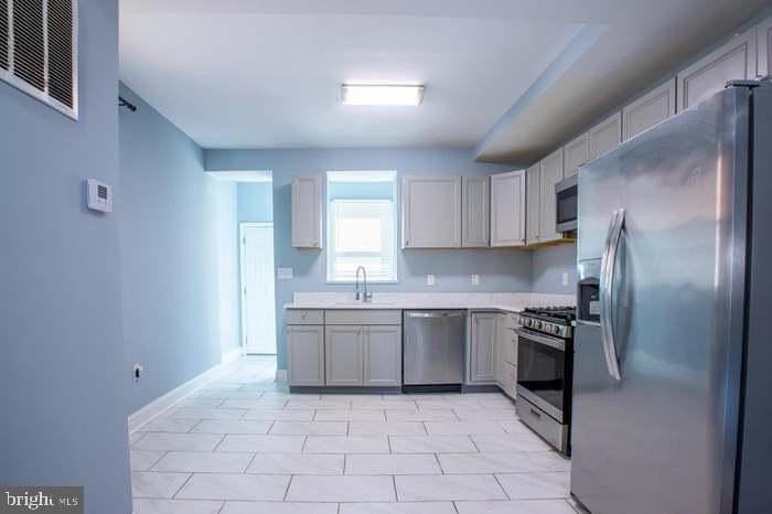 4013 Edmondson Ave - Photo 6 of 31