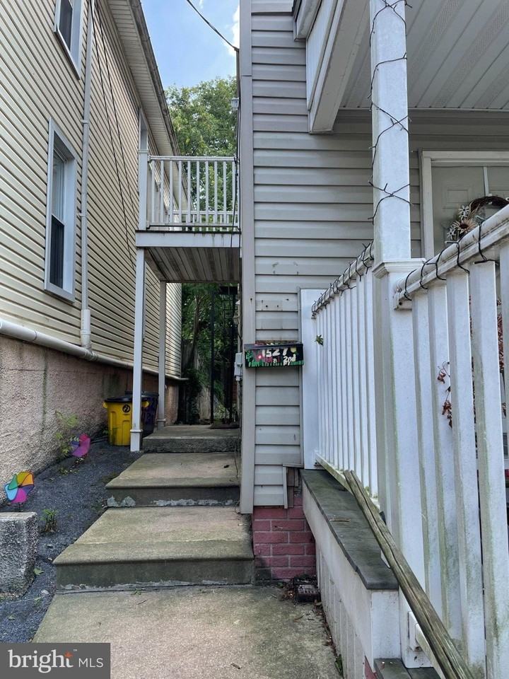 1527 W 36th St #2ndFL - Photo 2 of 26