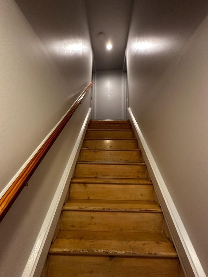 1527 W 36th St #2ndFL - Photo 3 of 26