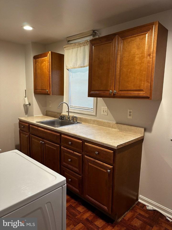 1527 W 36th St #2ndFL - Photo 6 of 26