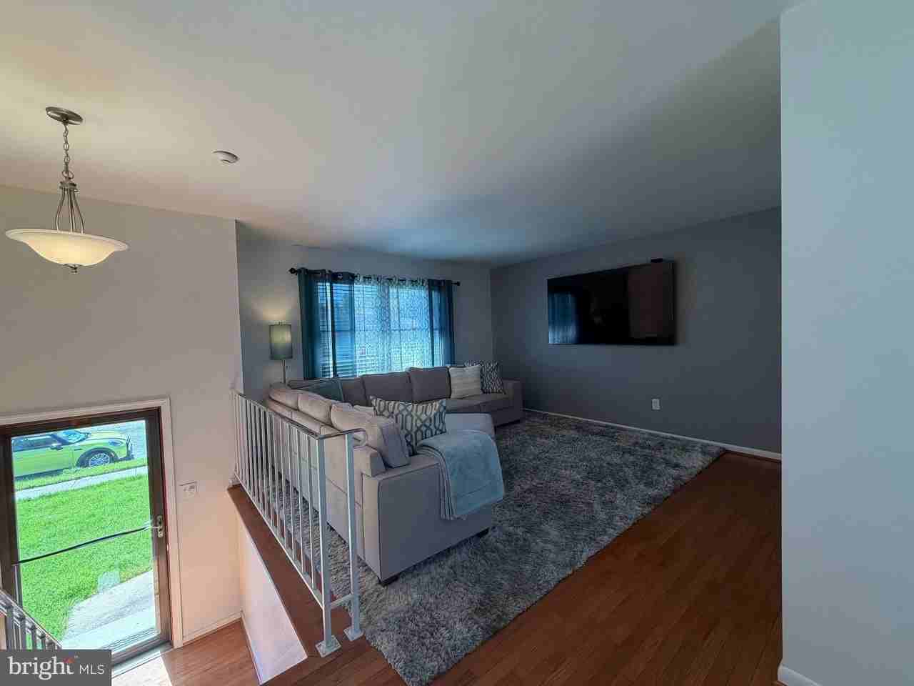 18 Jameson Ln - Photo 4 of 39