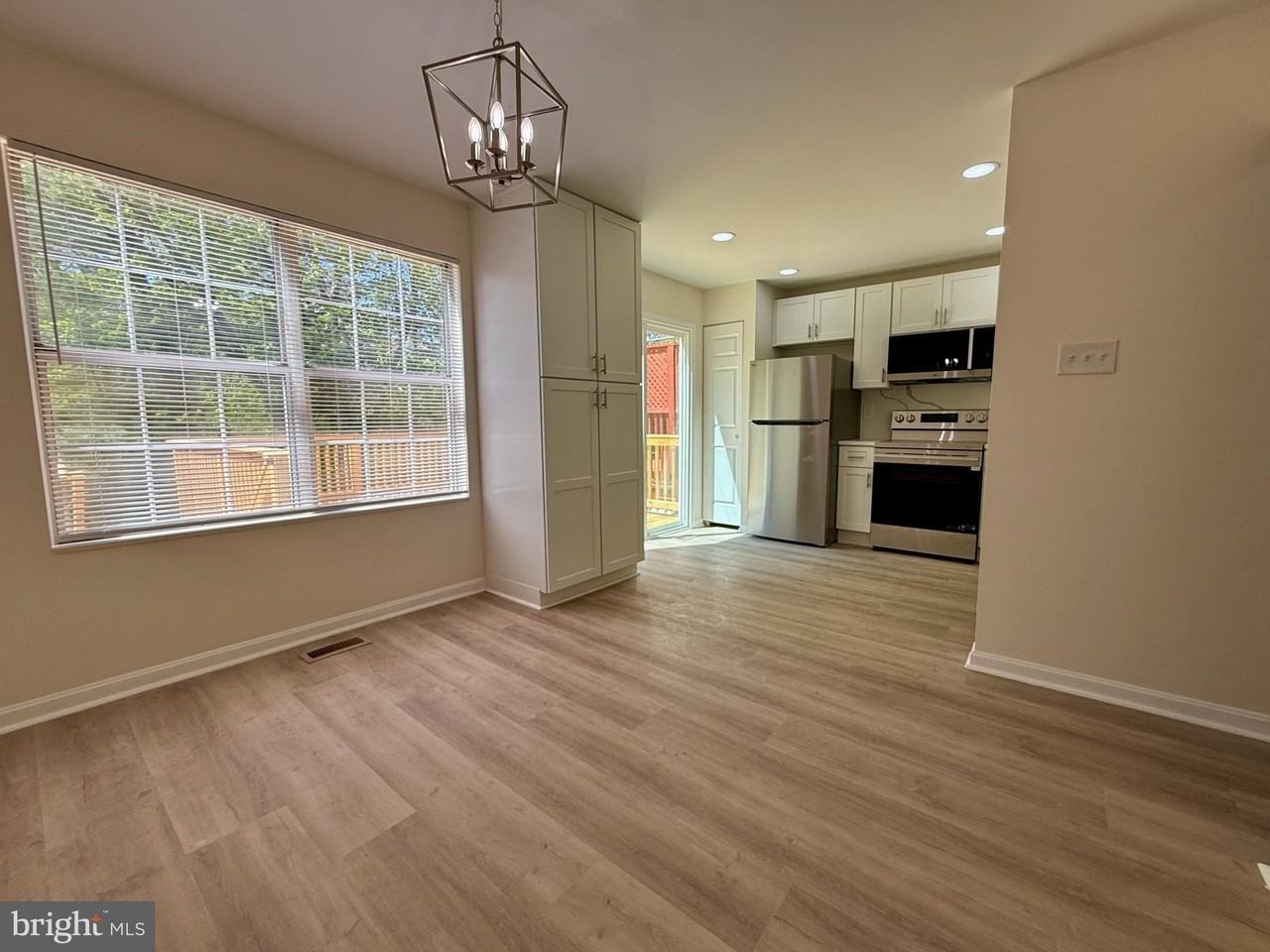 4 Bright Star Ct - Photo 7 of 50