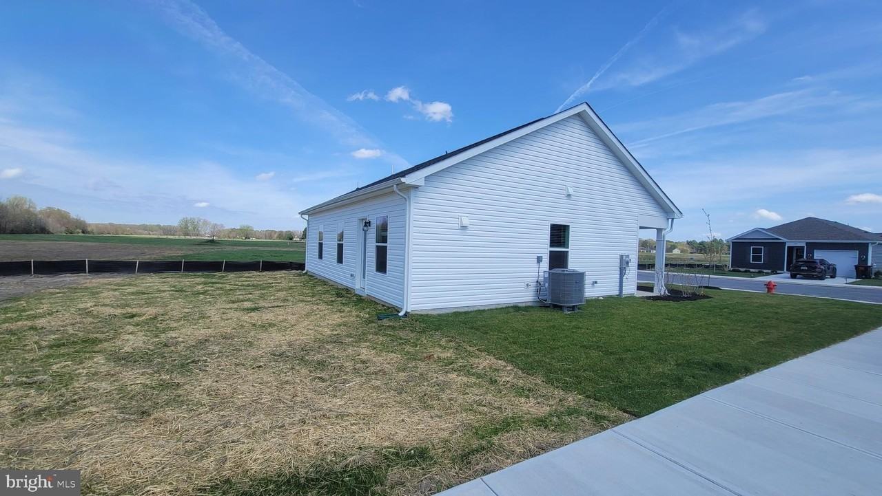 102 SYCAMORE Lane - Photo 2 of 23