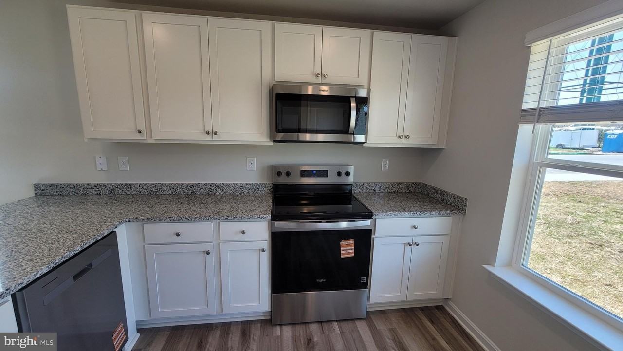 102 SYCAMORE Lane - Photo 6 of 23