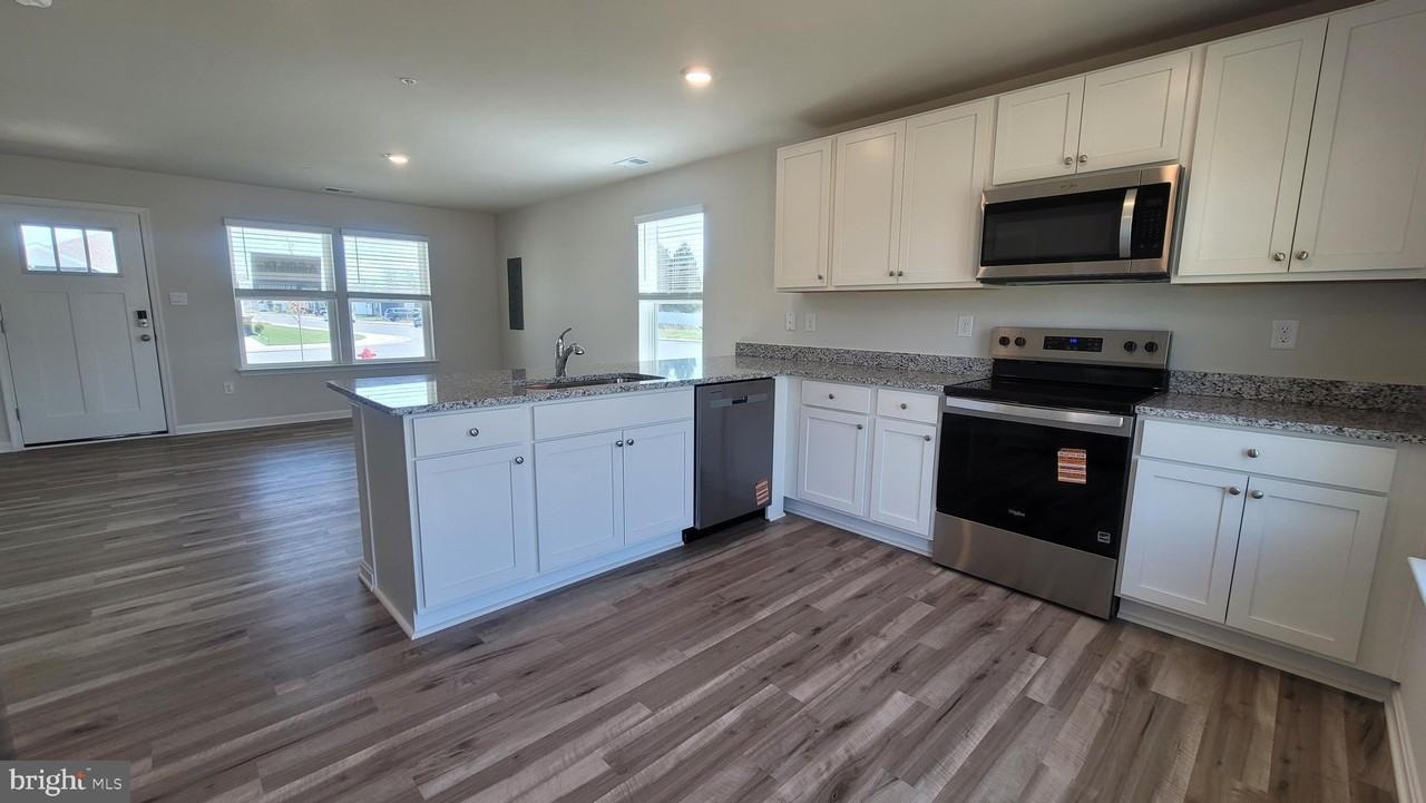 102 SYCAMORE Lane - Photo 7 of 23