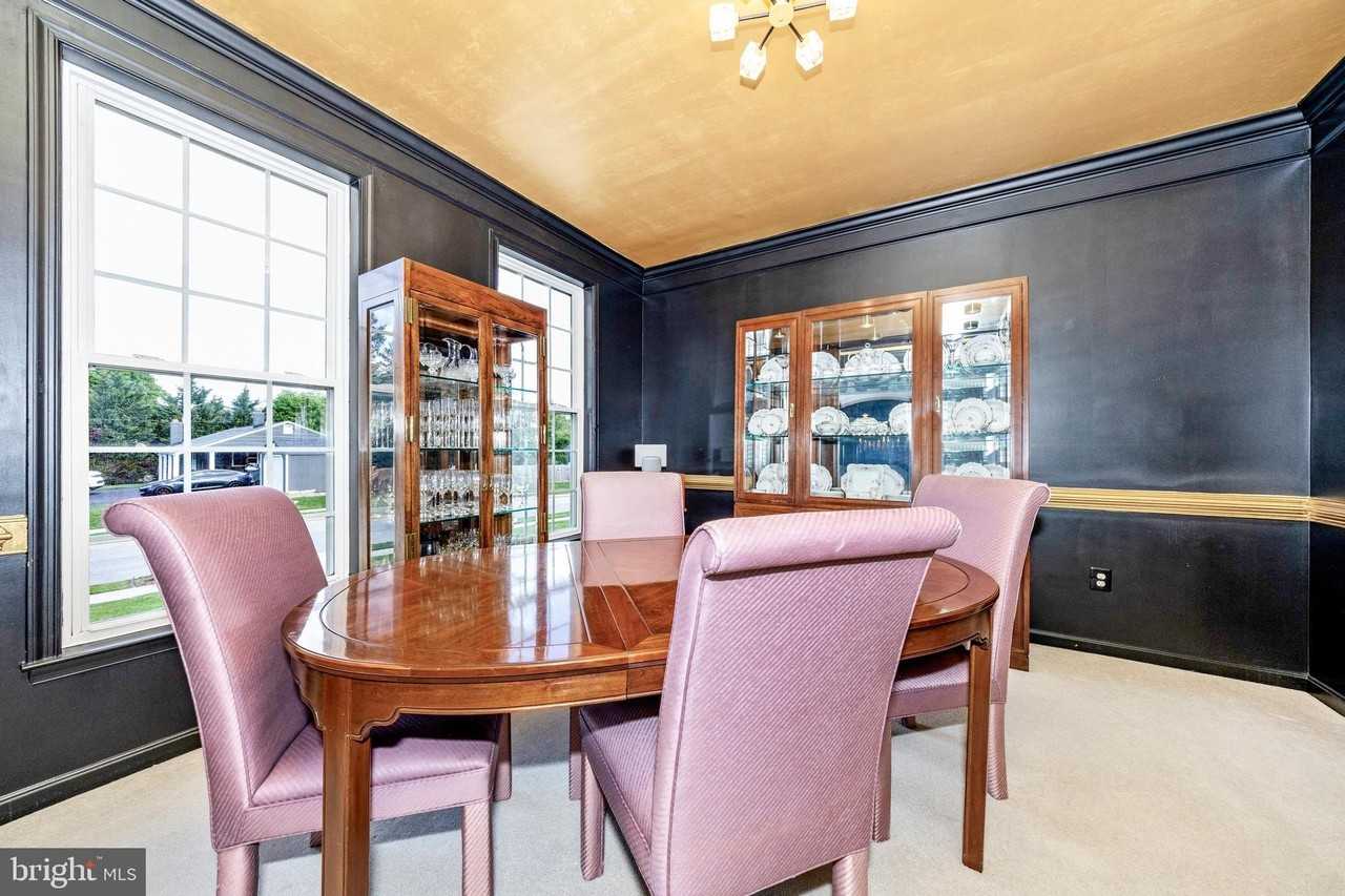 1504 Larel Ct - Photo 4 of 50