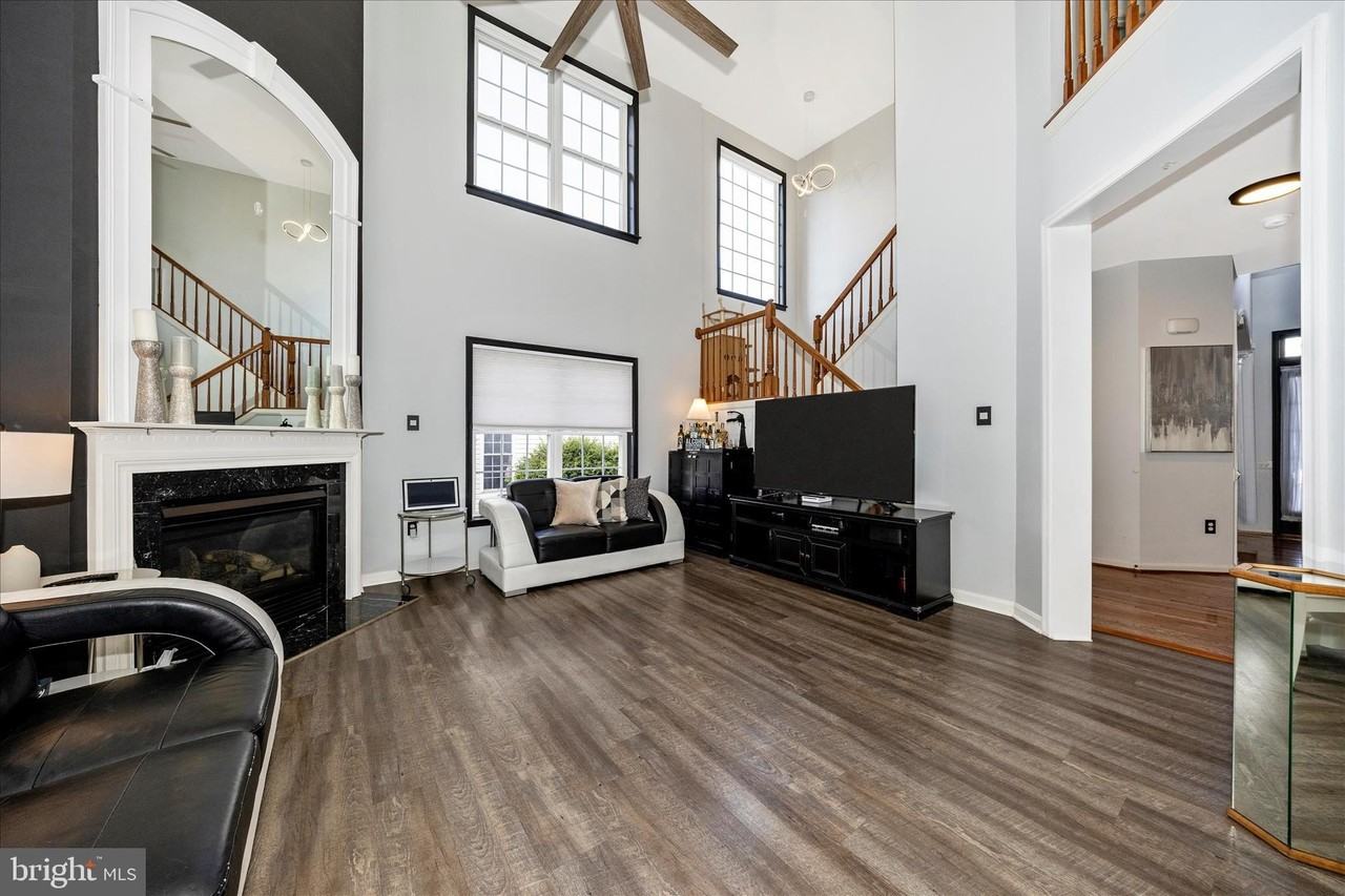 1504 Larel Ct - Photo 6 of 50