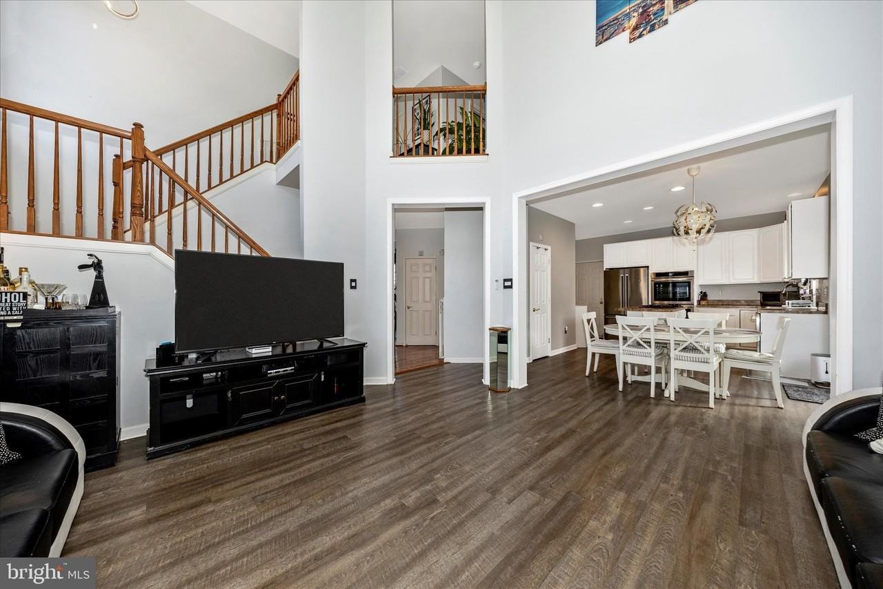 1504 Larel Ct - Photo 7 of 50