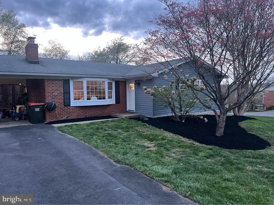 6122 Rolling View Dr - Photo 2 of 22