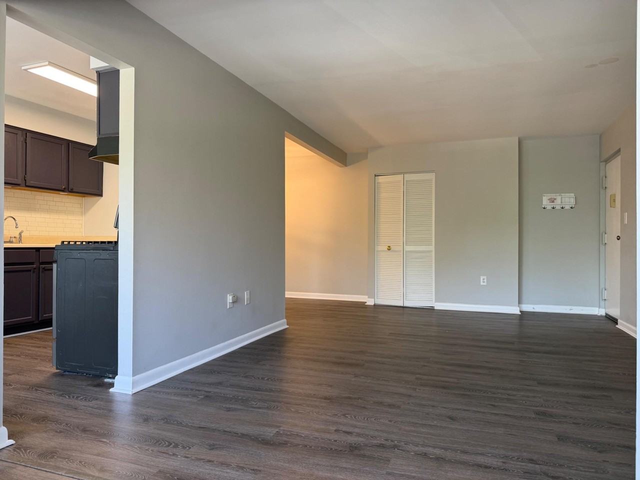 140 Royal Oak Dr #I - Photo 4 of 18