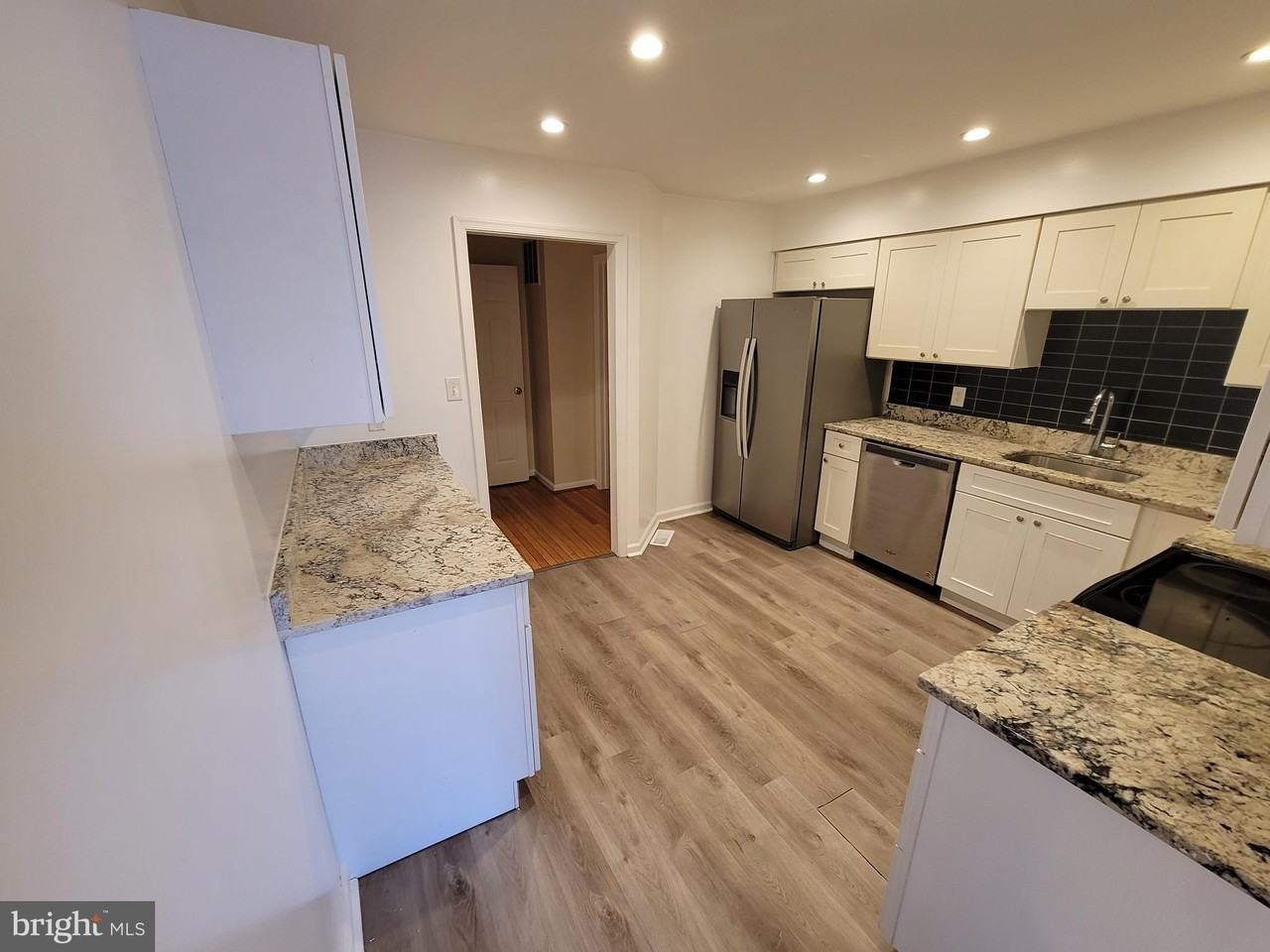 401 Darby Ln - Photo 6 of 20