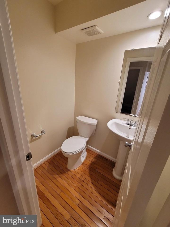 401 Darby Ln - Photo 7 of 20