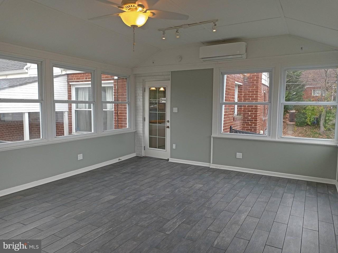 11305 Galt Ave - Photo 3 of 32