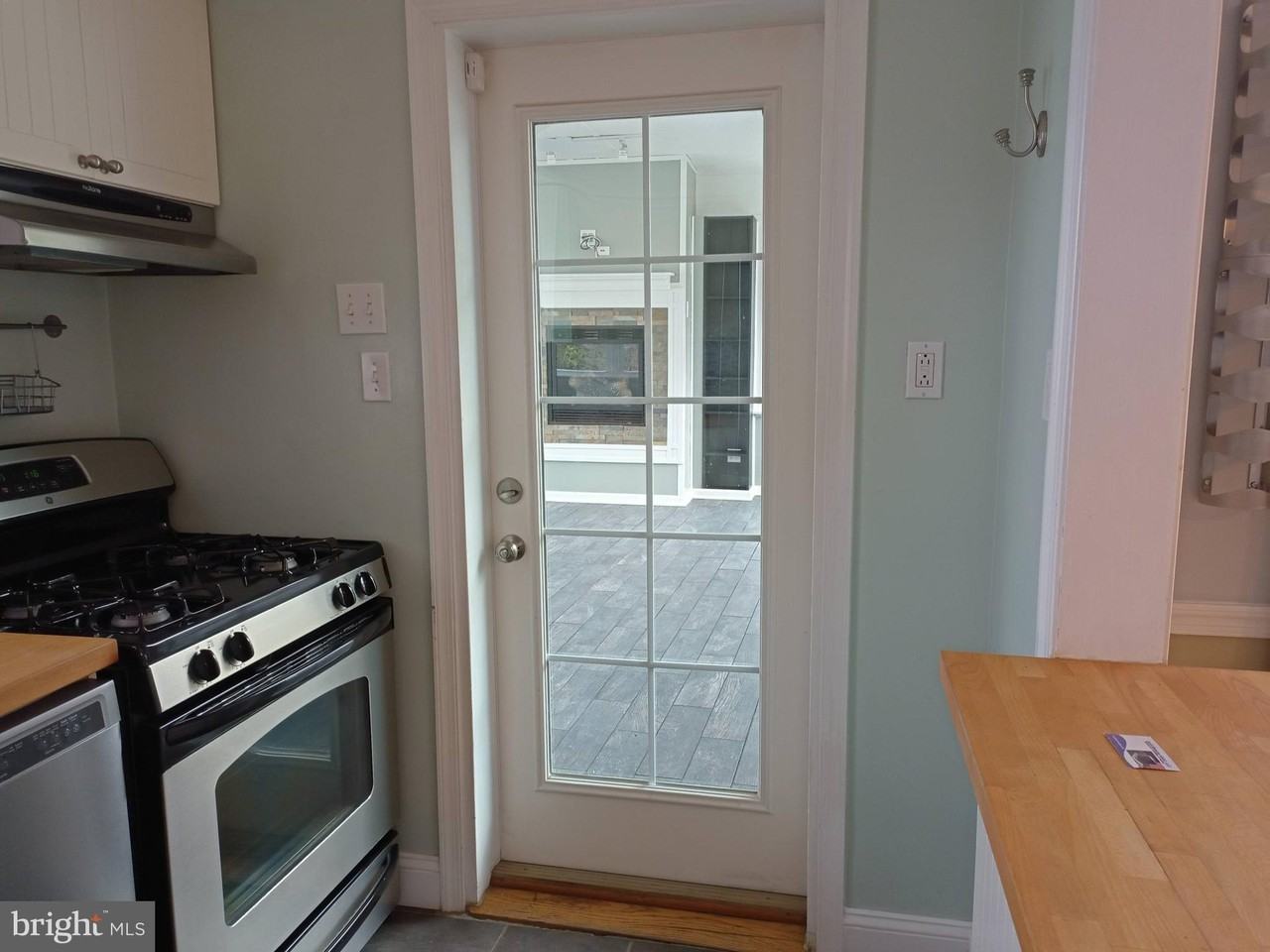 11305 Galt Ave - Photo 5 of 32